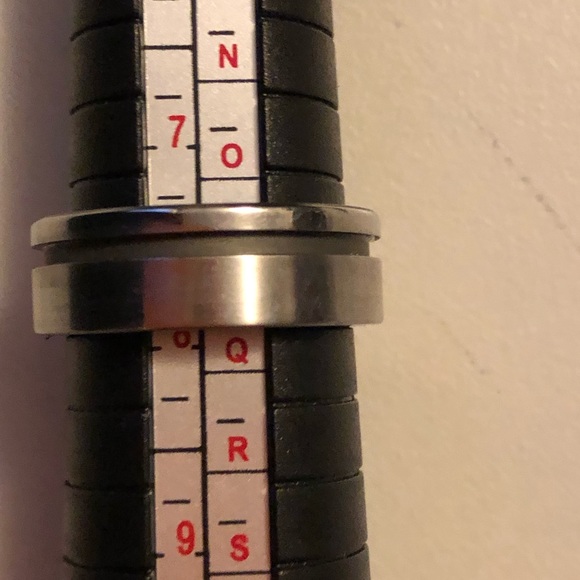 Mens / Womens Stainless Steel Ring - Picture 1 of 4